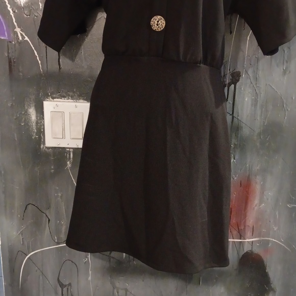 Asia Dresses - Picture 3 of 12